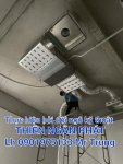 ky-thuat-vien-thuc-hien-viec-lap-dat-may-lanh.jpg